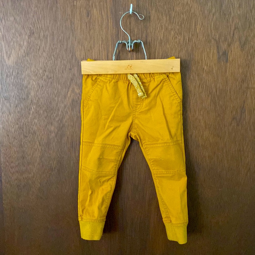 Mustard yellow joggers size 2T